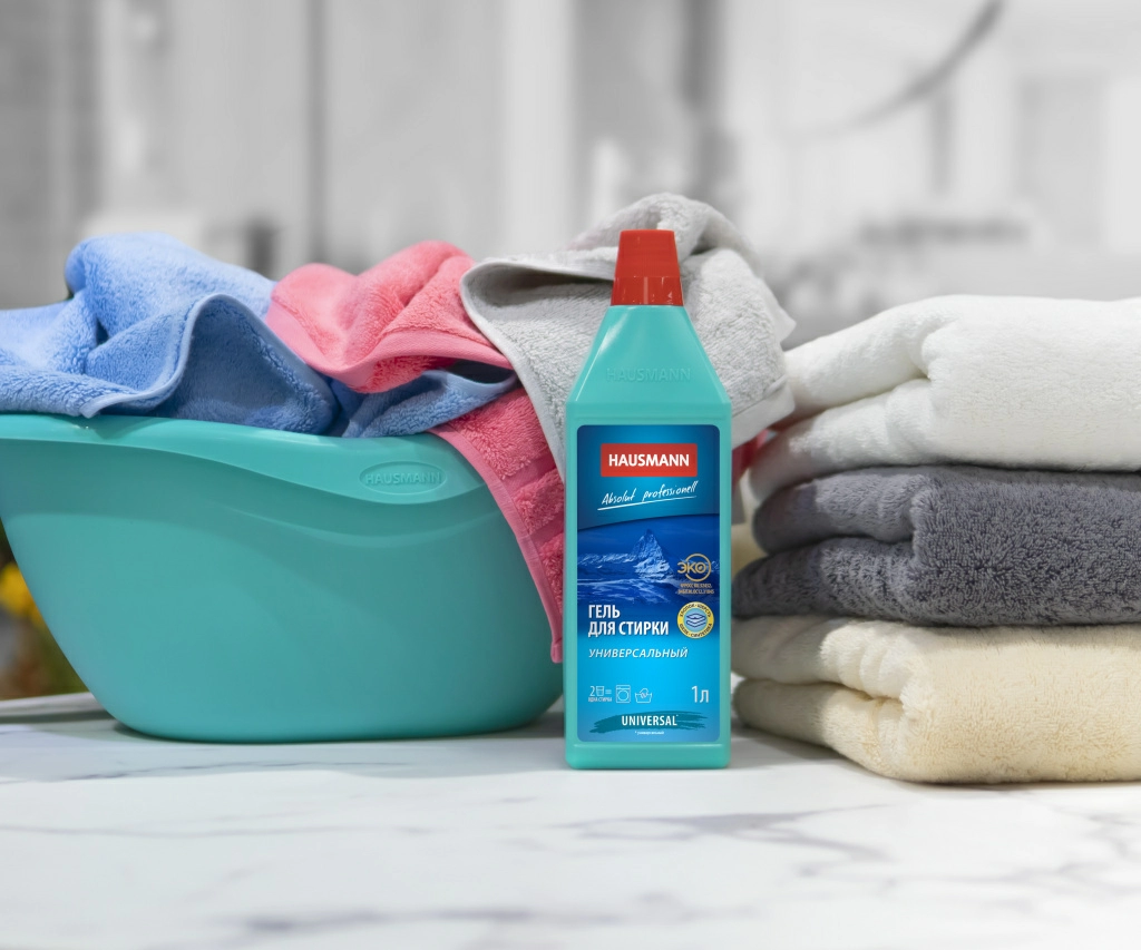 На фото гель для стирки Hausmann и тазик Hausmann Funny 12 л.