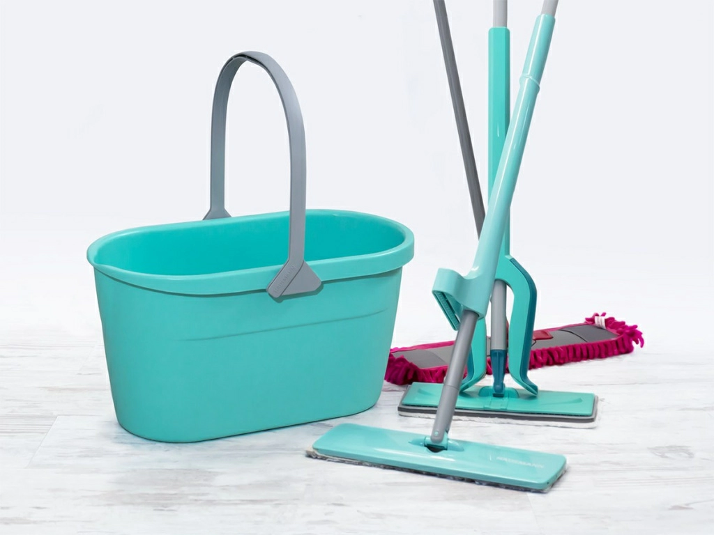 Ведро для мытья пола 15 л Hausmann hm-1096-1, будет эффективным при тщательной уборке во время аллергии, благодаря большому объему.