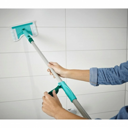 Щетка для плитки и ванны с длинной ручкой Leifheit Bath cleaner* фото 3