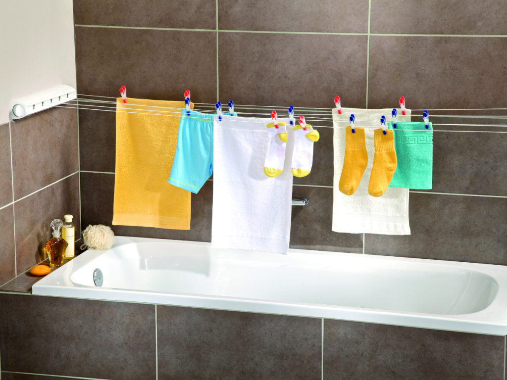 Сушилка настенная Leifheit Rollfih 210