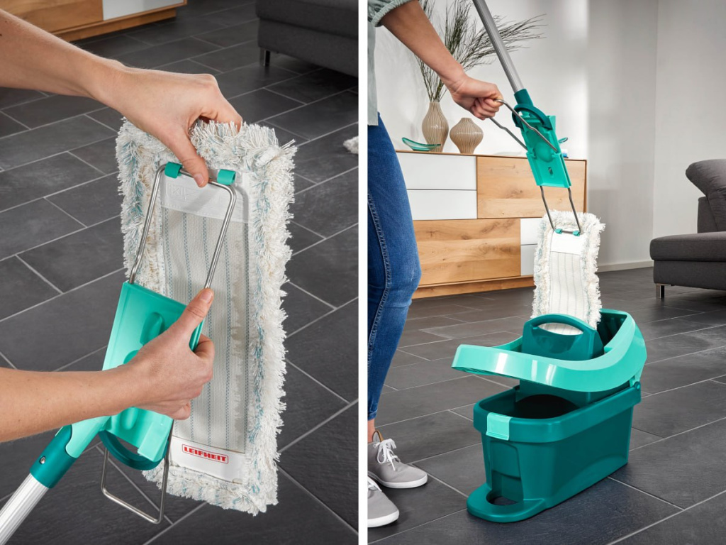 В комплект для уборки входит швабра с мопом и отжимное ведро