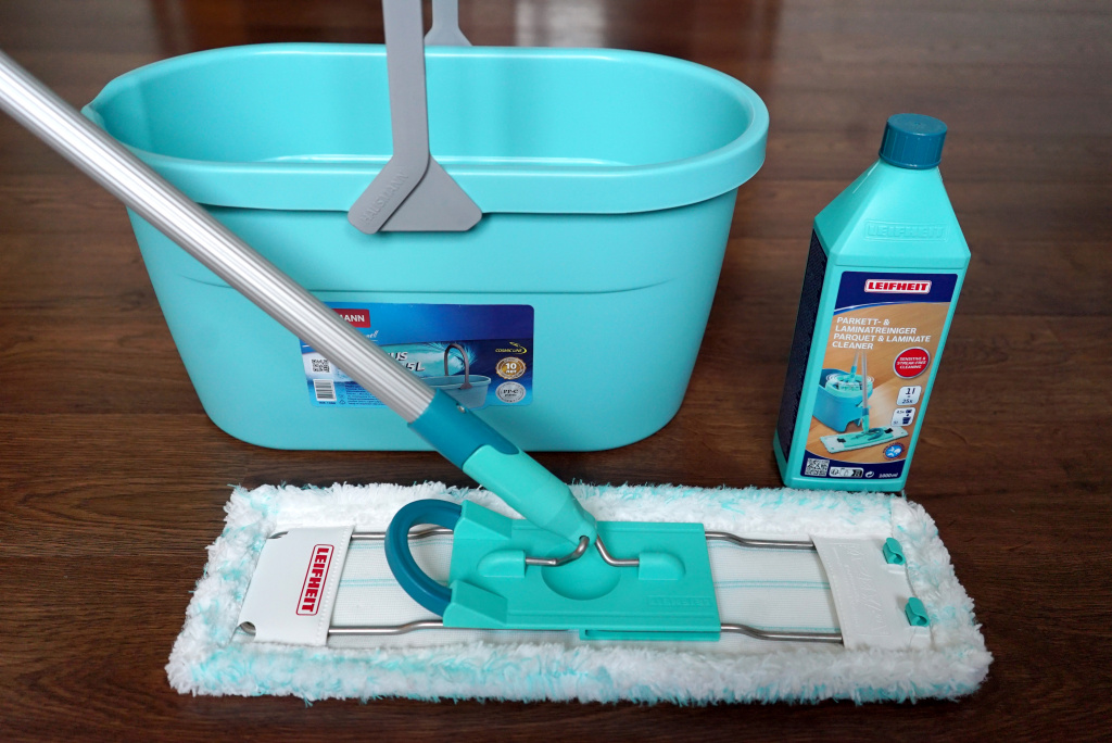 Ведро Хаусманн 15 л. Чистящее для пола и швабра с насадкой Лайфхайт